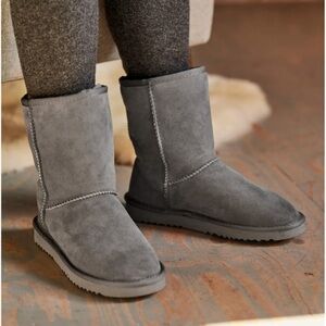 UGG Boots Classic Short Big Kids Size 4 Youth Chestnut Gray ll Ultra Womens 5.5